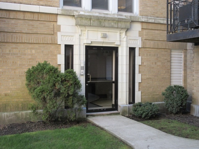 Building Photo - 4904 N Drake Ave