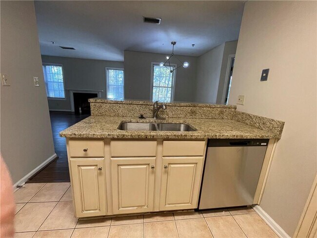 Building Photo - 2032 River Heights Walk SE