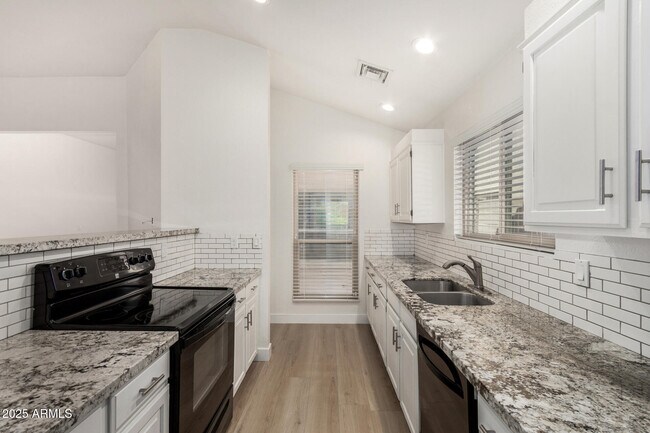 Building Photo - 7139 W McRae Way