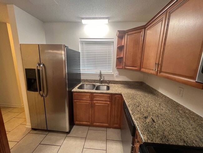 Building Photo - 115 Hughes St NE