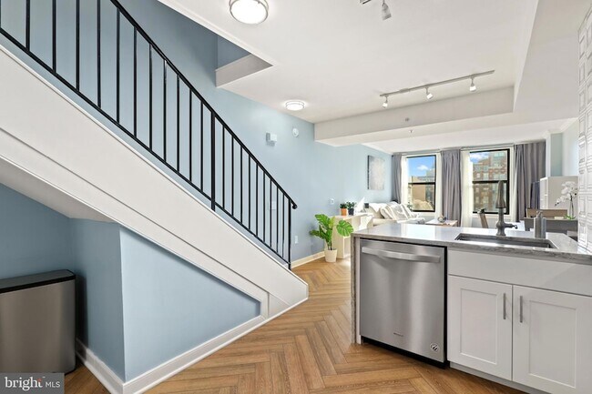 Building Photo - 631 D St NW