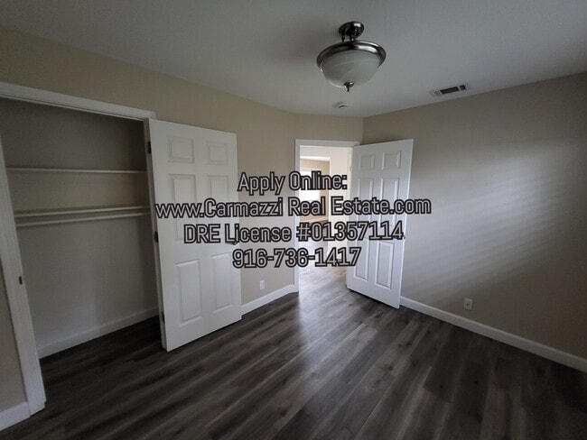 Building Photo - 1319 Palomar Cir