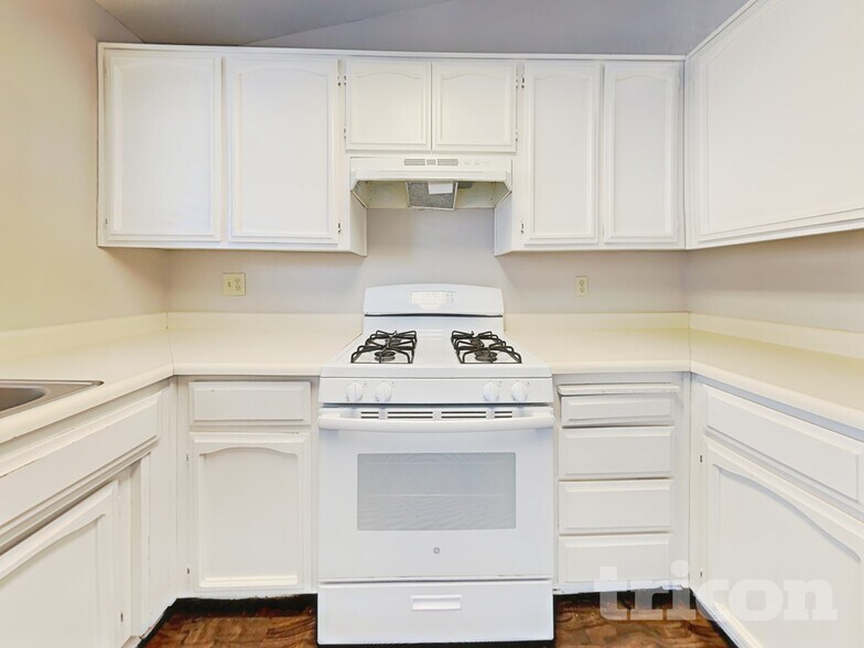 Building Photo - 1536 Atteboro Ct