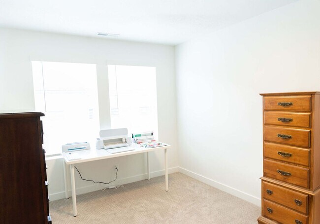 Building Photo - 638 Autumn Ash Cir