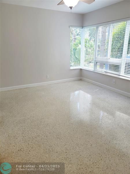 Building Photo - 711 Bayshore Dr