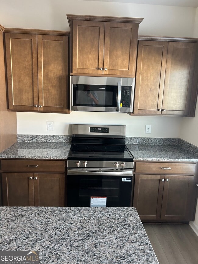 Building Photo - 77 Professional Pl