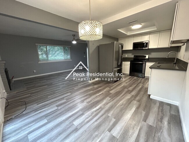 Building Photo - 5814 Shadow Creek Dr