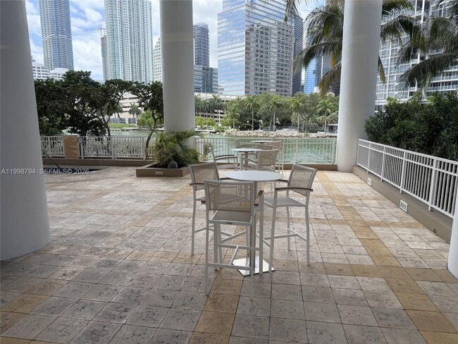 Building Photo - 801 Brickell Key Blvd