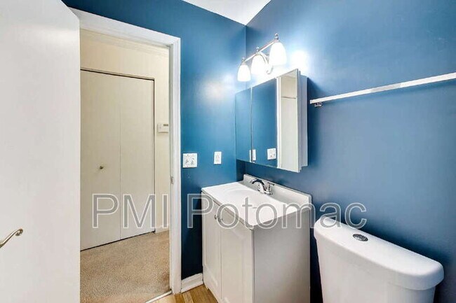 Building Photo - 18310 Streamside Dr