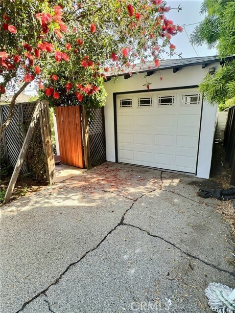 Building Photo - 3484 Ashwood Ave