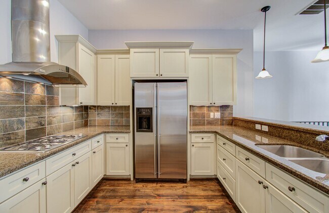 Building Photo - 517 Fowler St