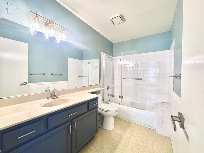 Building Photo - 6436 Buena Vista Dr