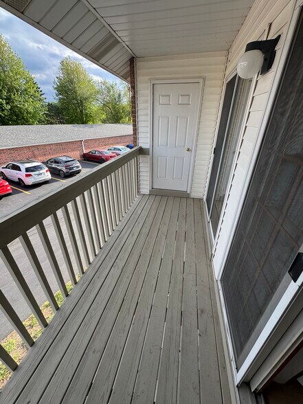 Building Photo - 1347 Cunat Ct