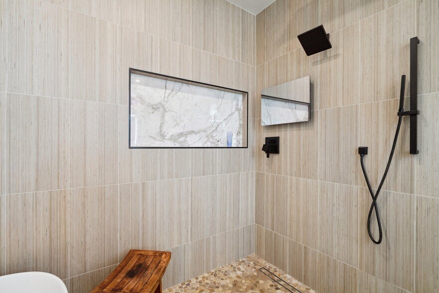 Building Photo - 45138 Shaugnessy Dr
