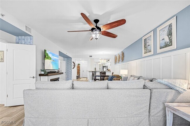 Building Photo - 11041 Gulf Reflections Drive