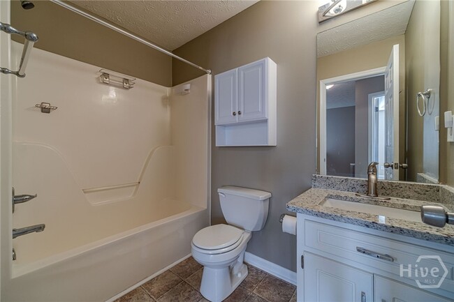 Building Photo - 670 Woodland Ridge Dr