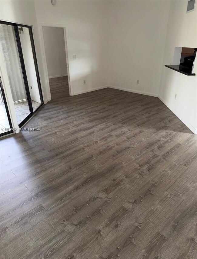 Building Photo - 1120 N Franklin Ave