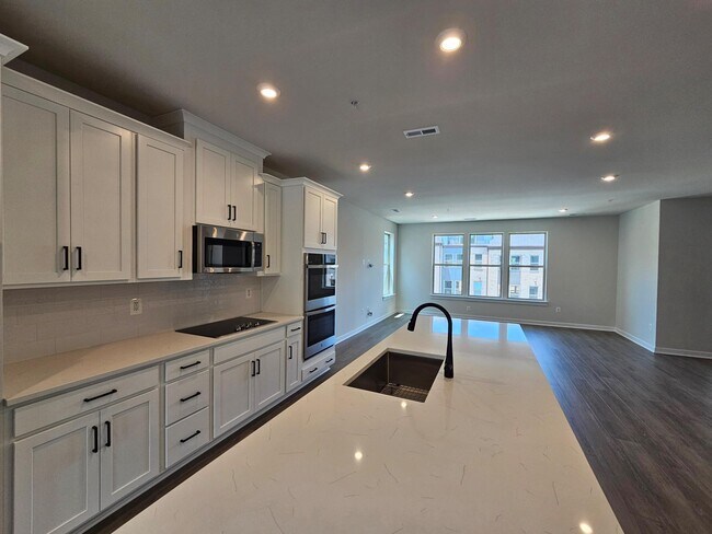 Building Photo - 13721 COBBLE Loop