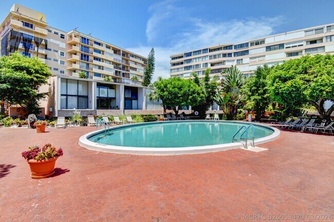 Building Photo - 3589 S Ocean Blvd