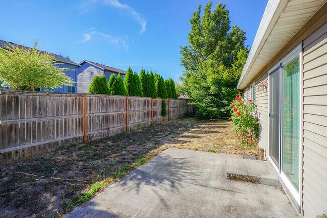 Building Photo - BEAUTIFUL THREE BEDROOM HOME IN VANCOUVER