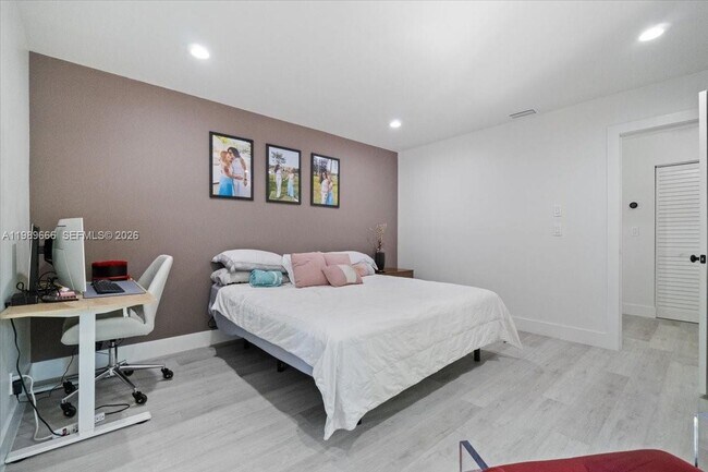 Building Photo - 3627 Cocoplum Cir