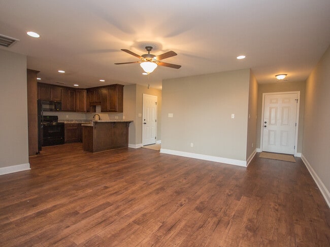 Building Photo - 25260 Everblake Dr