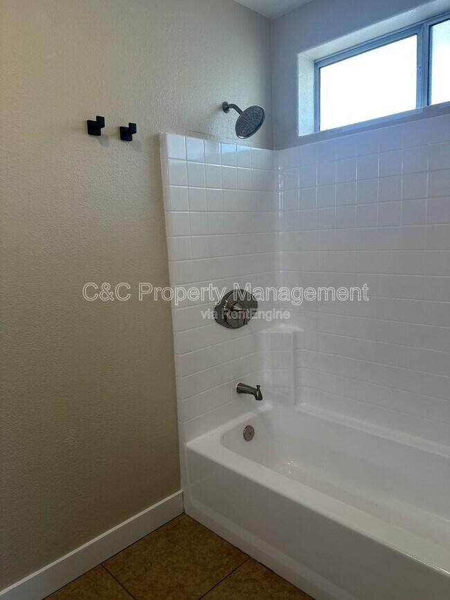 Building Photo - 10532 La Mirada Blvd