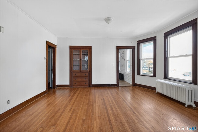 Building Photo - 361 Ridgefield Ave