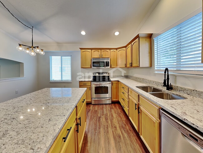 Building Photo - 4802 Addison Ave