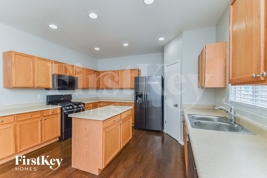 Building Photo - 9314 Prairie Dunes Rd