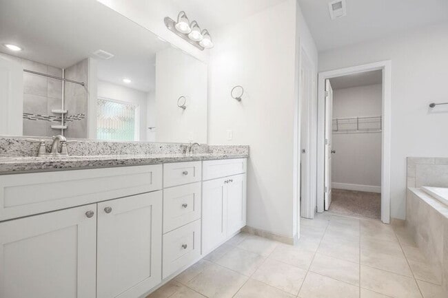 Building Photo - 11802 Wilderness Park Dr