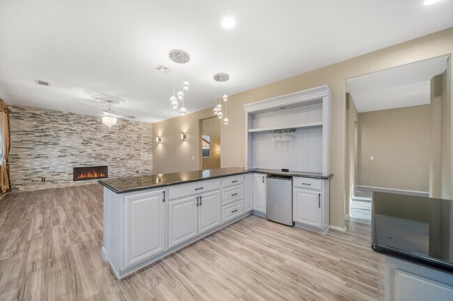 Building Photo - 79910 Camden Dr