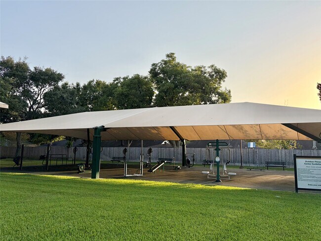 Building Photo - 13323 Wells River Dr