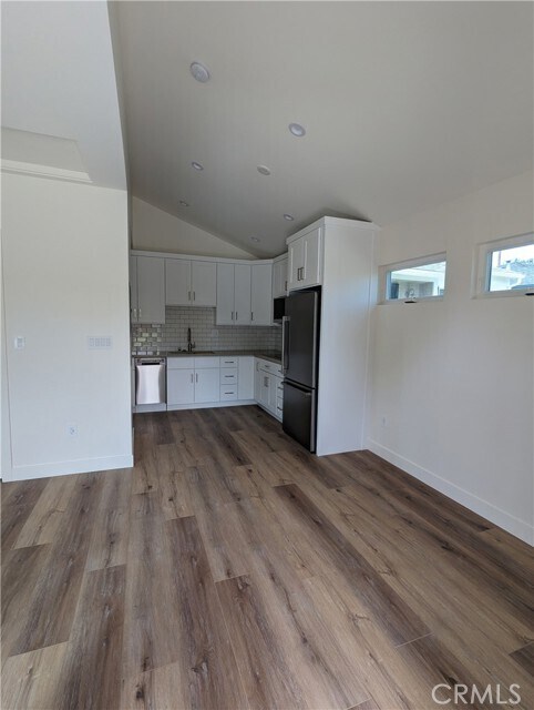 Building Photo - 1211 N Maple St