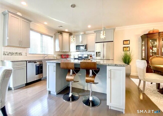 Building Photo - 62 Moorland Dr