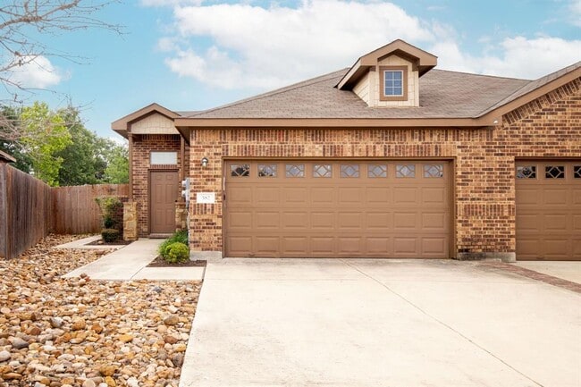 Building Photo - 586 Creekside Cir