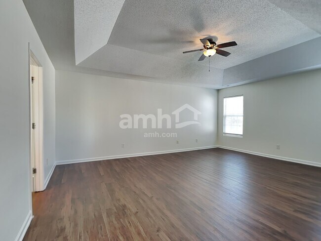 Building Photo - 5318 Ian Dr