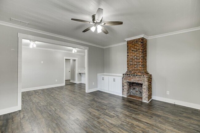 Building Photo - 4615 S Lee St