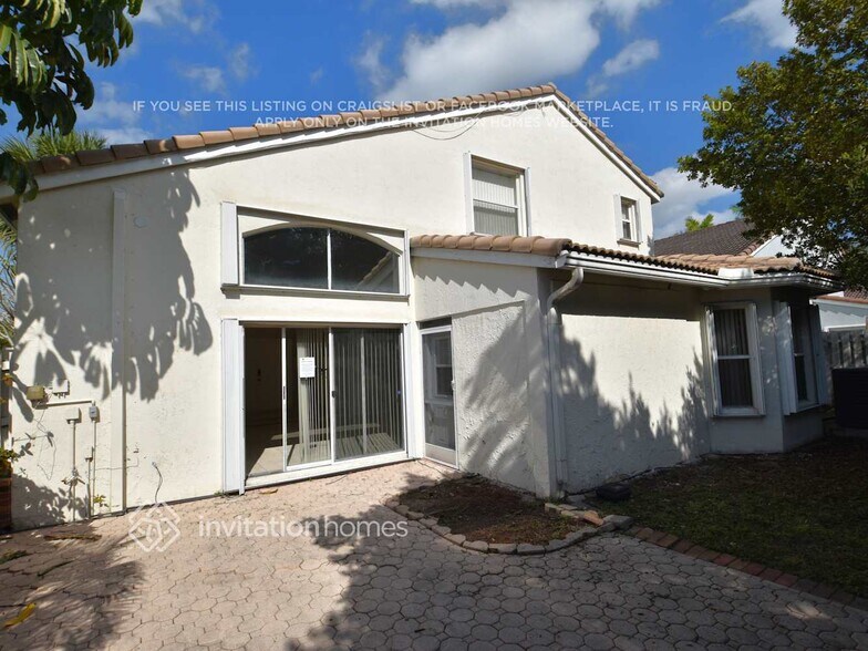 Building Photo - 3580 SW 51st St