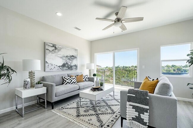 Building Photo - 4447 Hedionda Ct