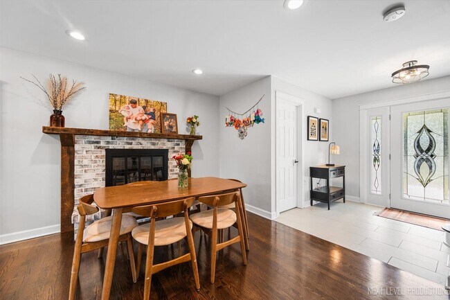 Building Photo - 413 Cheever Ave