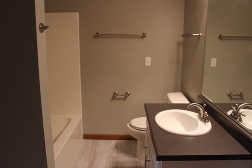 Building Photo - 221 S Phillips Ave