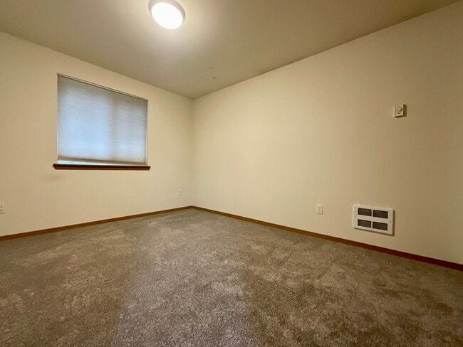 Building Photo - Beautiful 3 Bedroom, 2.5 Bath Home in Gated Clearwood Community!