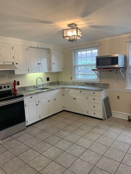 Eat In Kitchen - 314 W Miner St