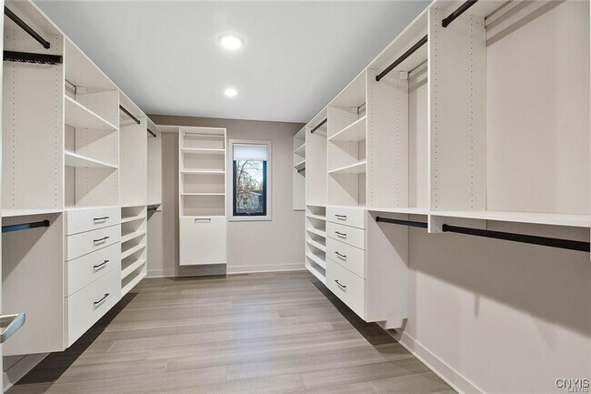 Building Photo - 131 Xavier Cir