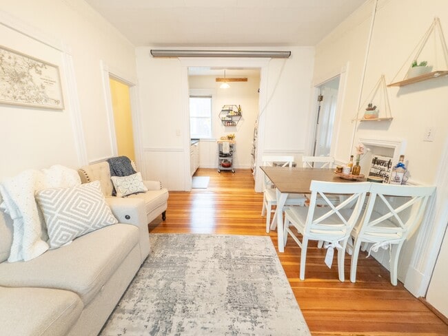 Building Photo - 12 Hamlin St