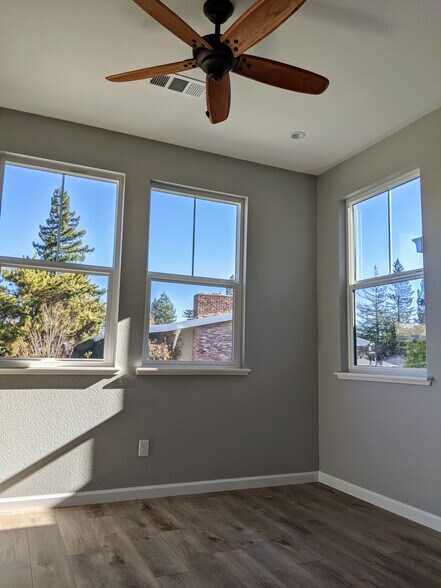 Unit 3632 (end unit) Bedroom Windows - 3626 Chestnut St