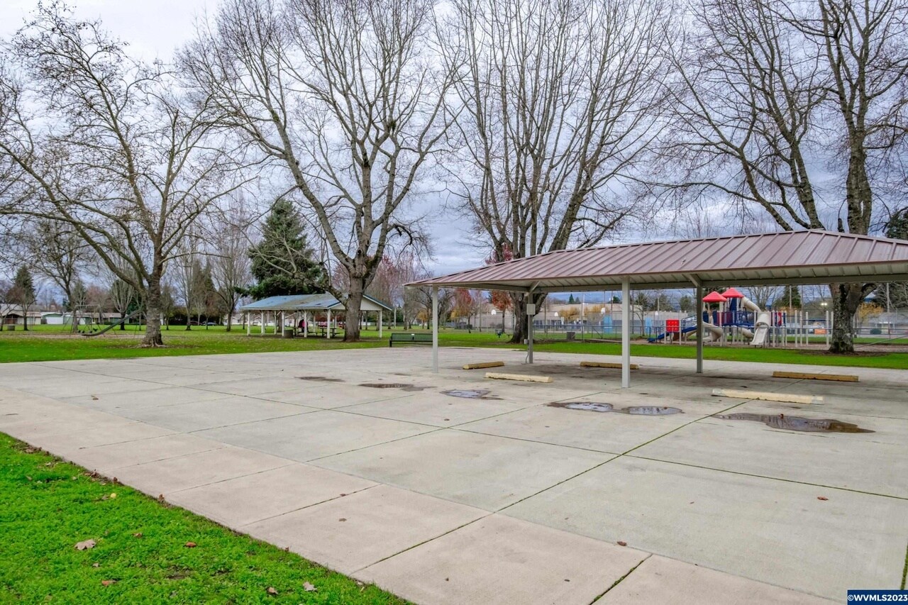 Building Photo - 440 S 6th St