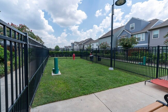 Building Photo - 10965 Hewitt Cliff Ln