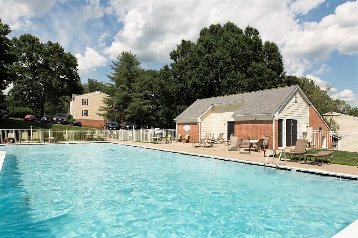 Building Photo - 1211 Villa Ln